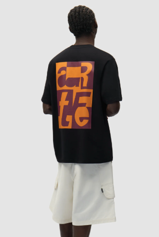 T-shirt met print op de rug