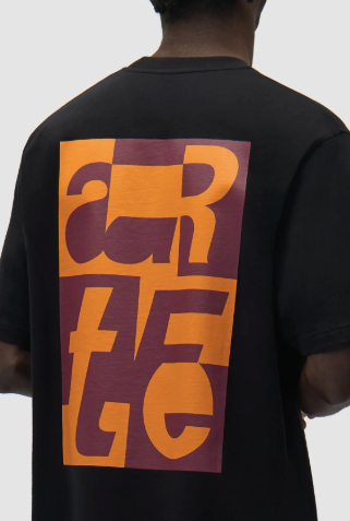 T-shirt met print op de rug