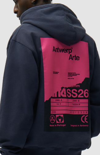 Hoodie met poster op de rug